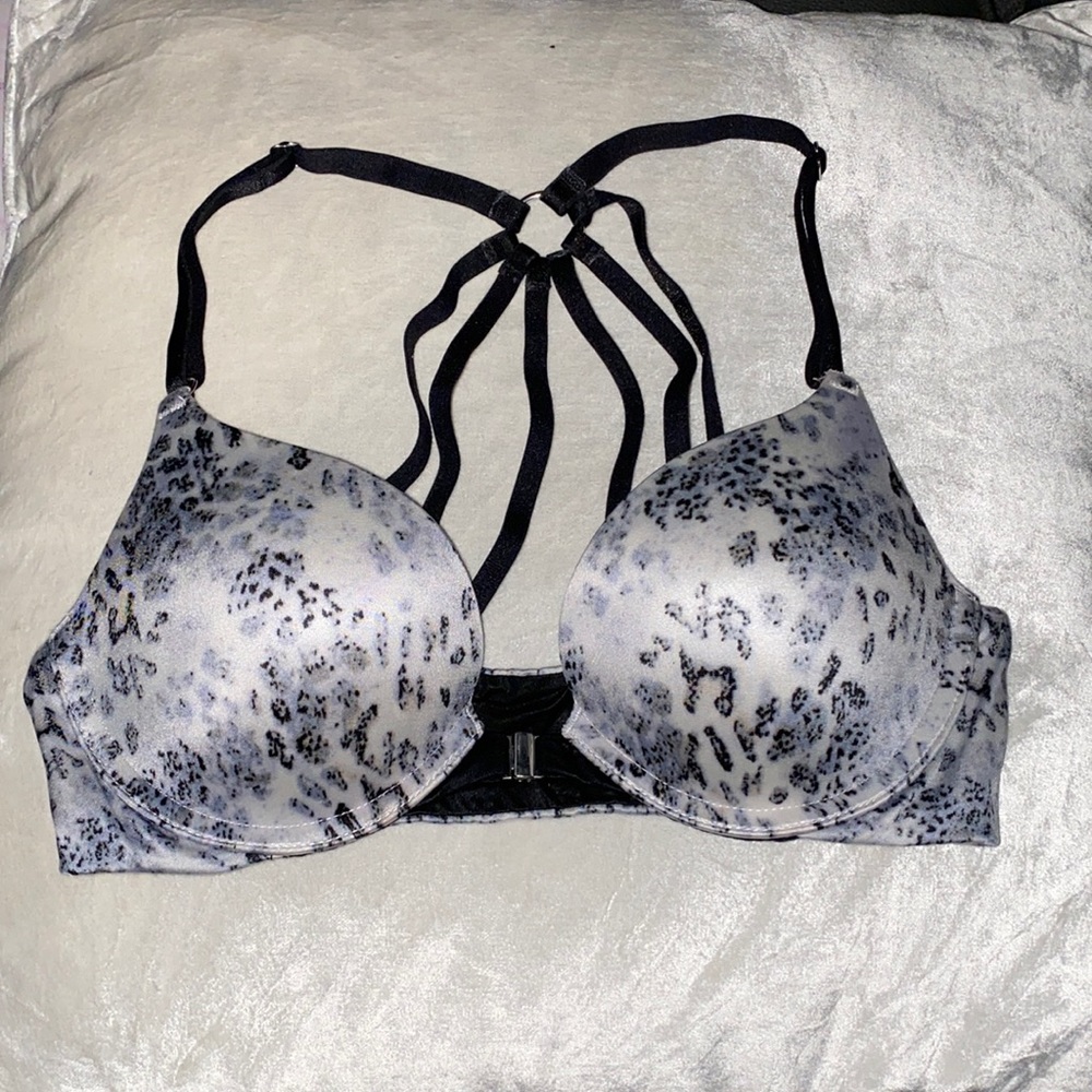 Victoria’s Secret Front Close Leopard Push-up Bra